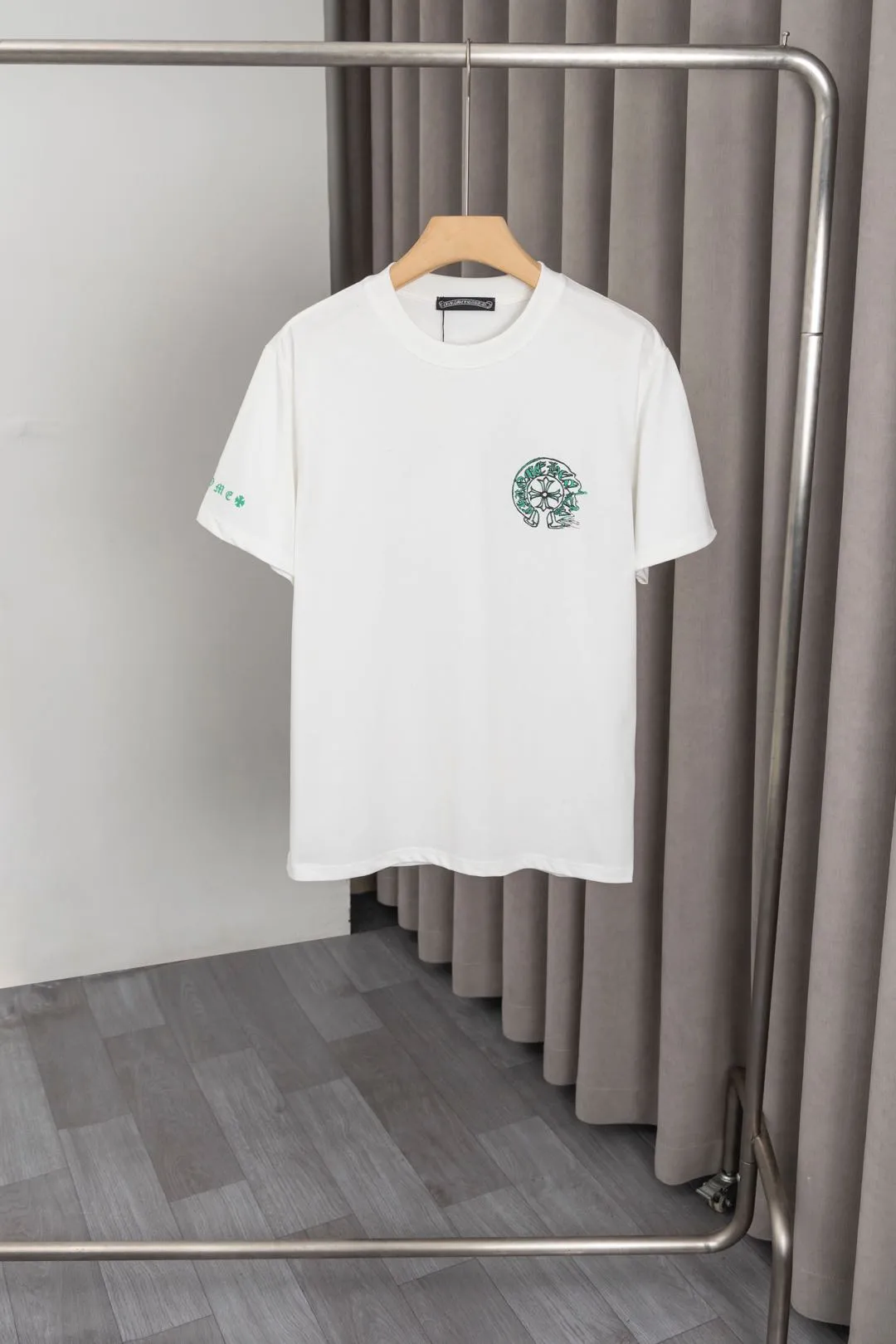 P130 X059 Chrome Hearts 25ss new T-sleeve! Made of 260g double-yarn pure cotton fabric, front and back color pattern printing technology, fashionable and versatile, same style for men and women. Color: black, white, size: M～3XL